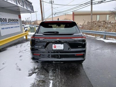 2025 Toyota CROWN SIGNIA XLE