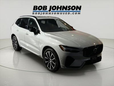 2023 Volvo XC60 Plus Dark Theme