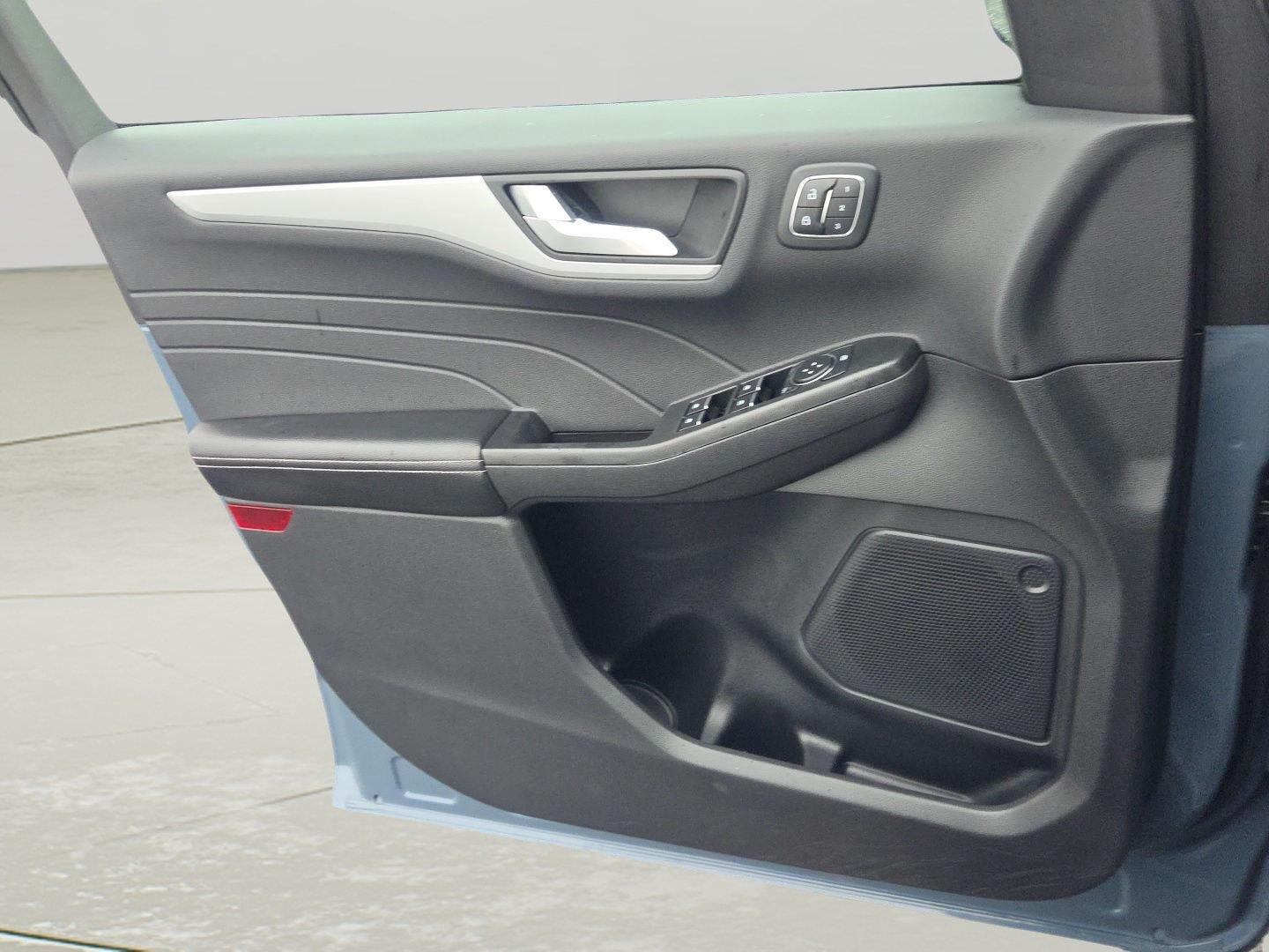 2025 Ford Escape Platinum - Photo 30