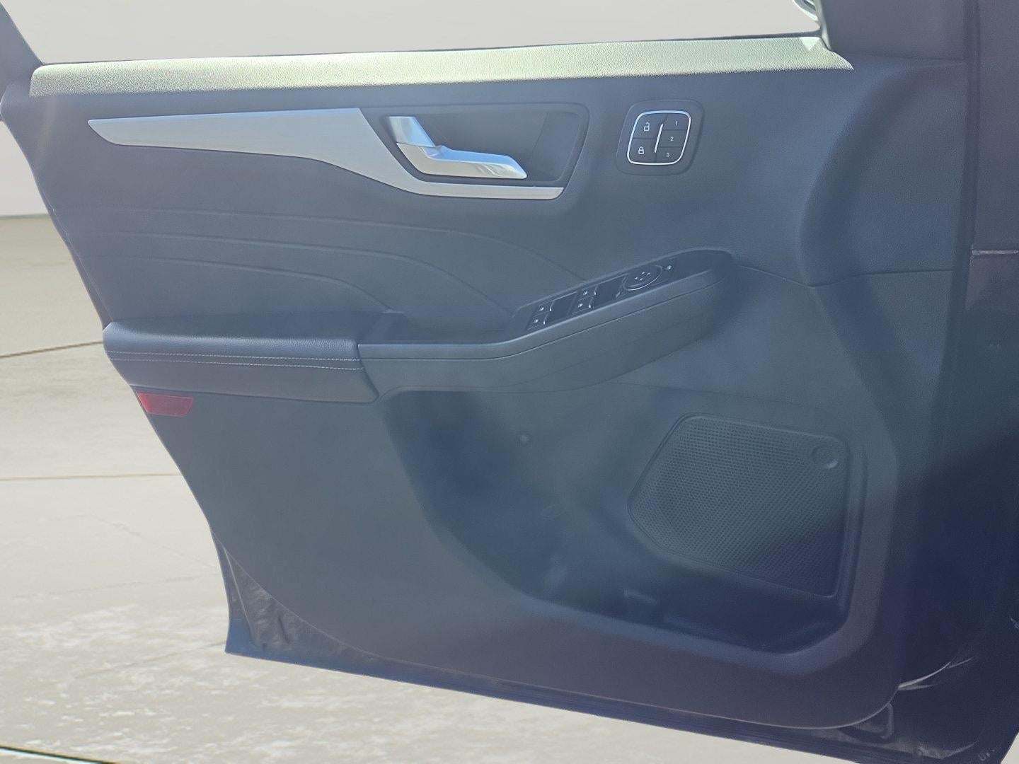 2025 Ford Escape Platinum - Photo 31