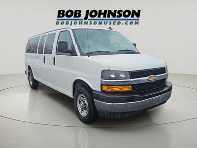 2025 Chevrolet Express Passenger 1LT