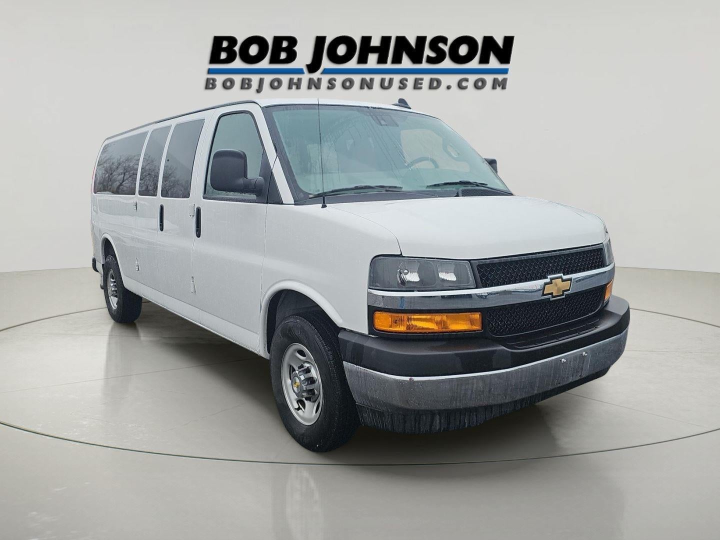 2025 Chevrolet Express Passenger 1LT