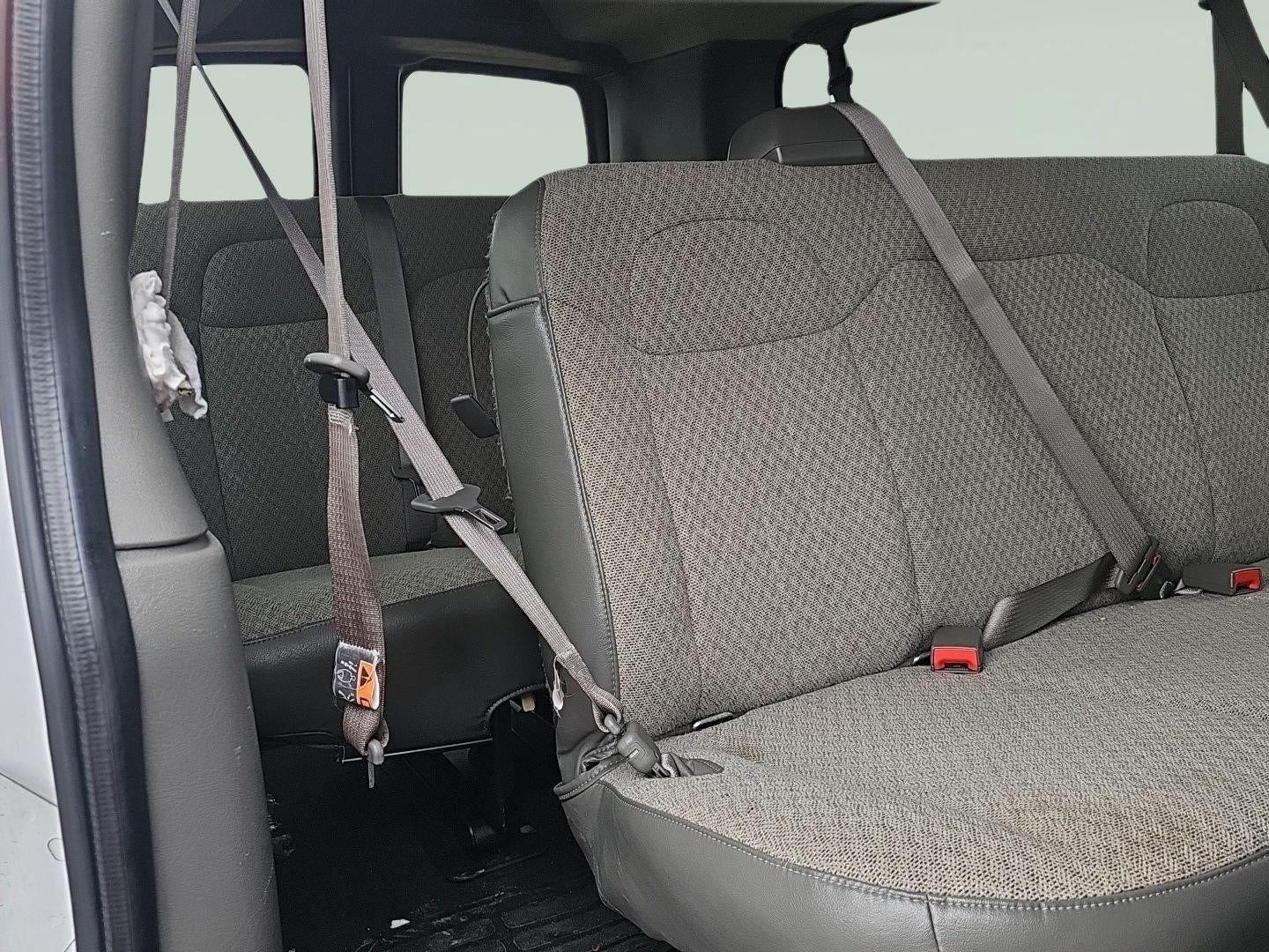 2025 Chevrolet Express Passenger 1LT