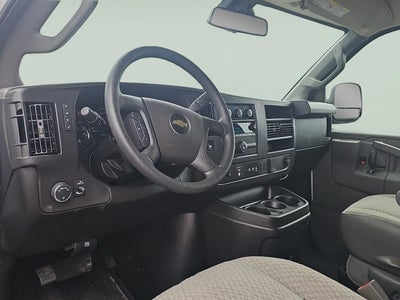 2025 Chevrolet Express Passenger 1LT