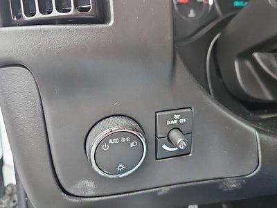 2025 Chevrolet Express Passenger 1LT