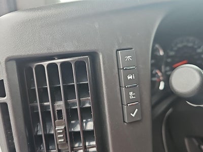 2025 Chevrolet Express Passenger 1LT