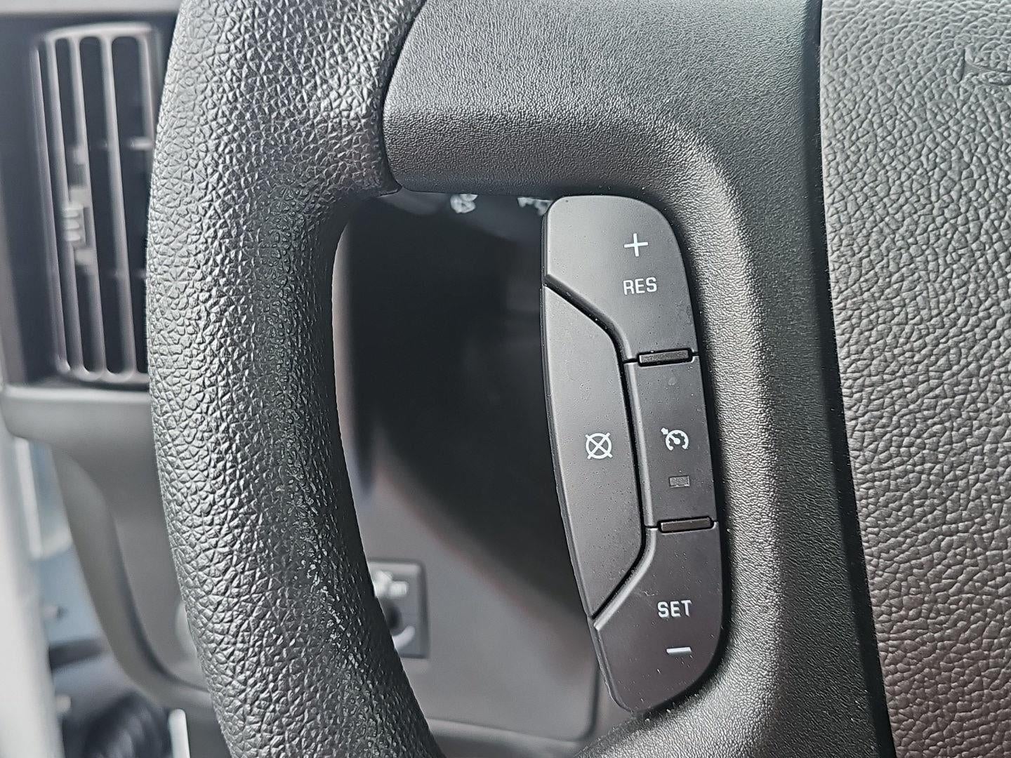 2025 Chevrolet Express Passenger 1LT