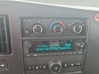 2025 Chevrolet Express Passenger 1LT