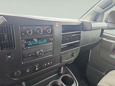 2025 Chevrolet Express Passenger 1LT