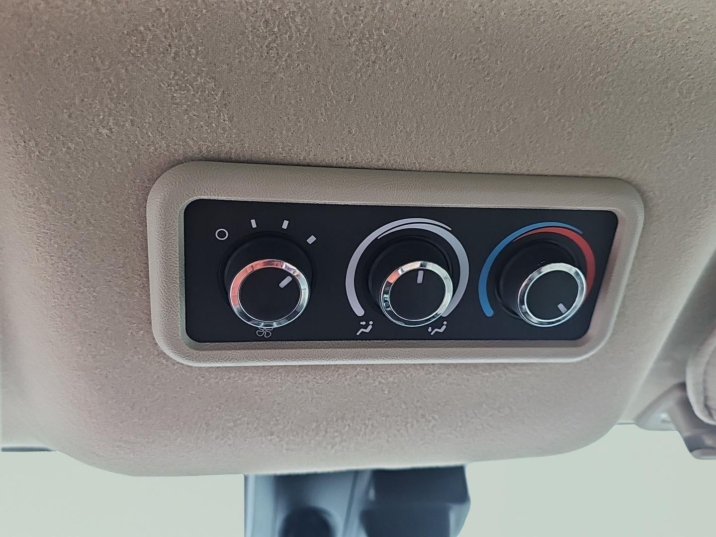 2025 Chevrolet Express Passenger 1LT