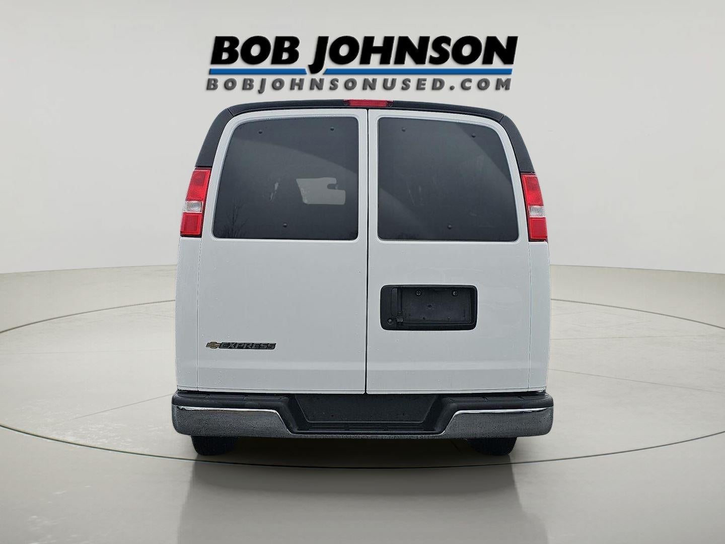 2025 Chevrolet Express Passenger 1LT