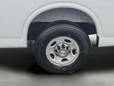 2025 Chevrolet Express Passenger 1LT