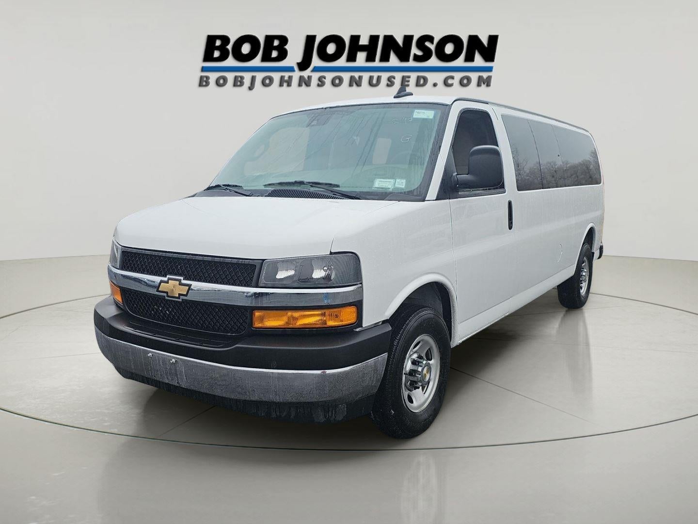 2025 Chevrolet Express Passenger 1LT