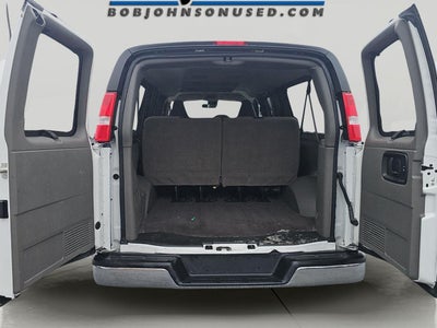 2025 Chevrolet Express Passenger 1LT