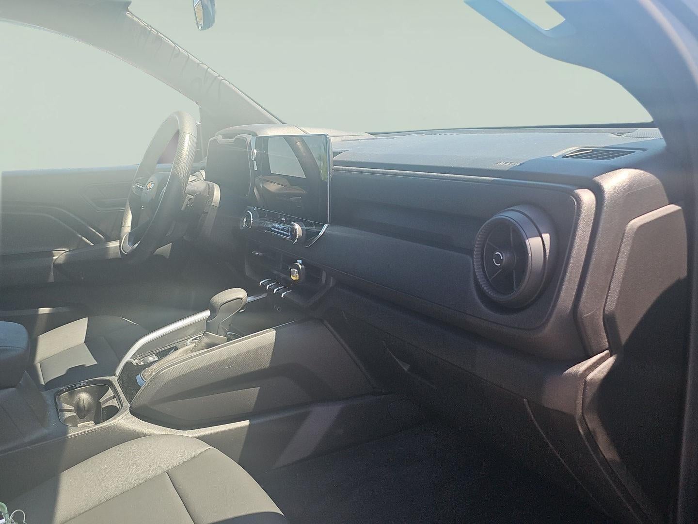 2024 Chevrolet Colorado WT