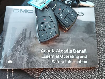 2025 GMC Acadia Elevation