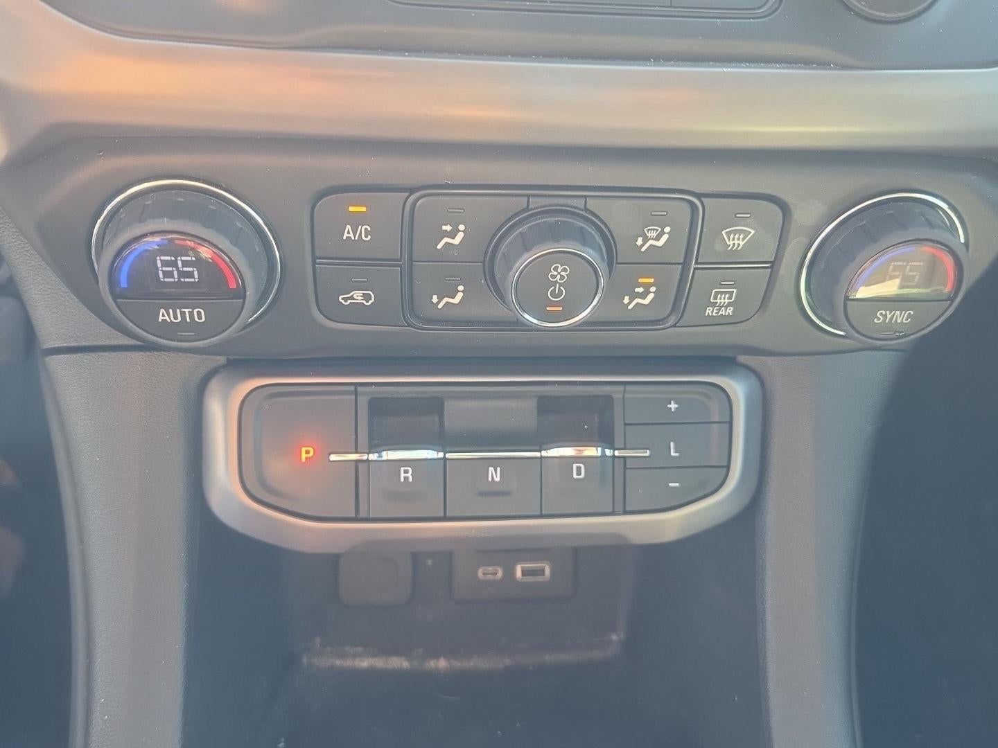 2023 GMC Acadia AT4