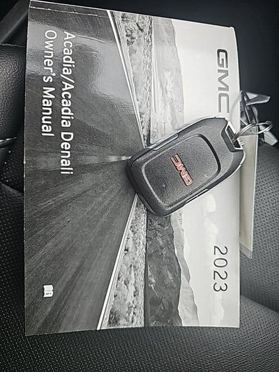 2023 GMC Acadia SLT