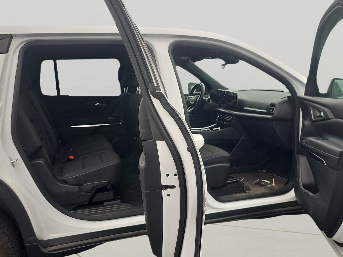 2024 Chevrolet Traverse LS