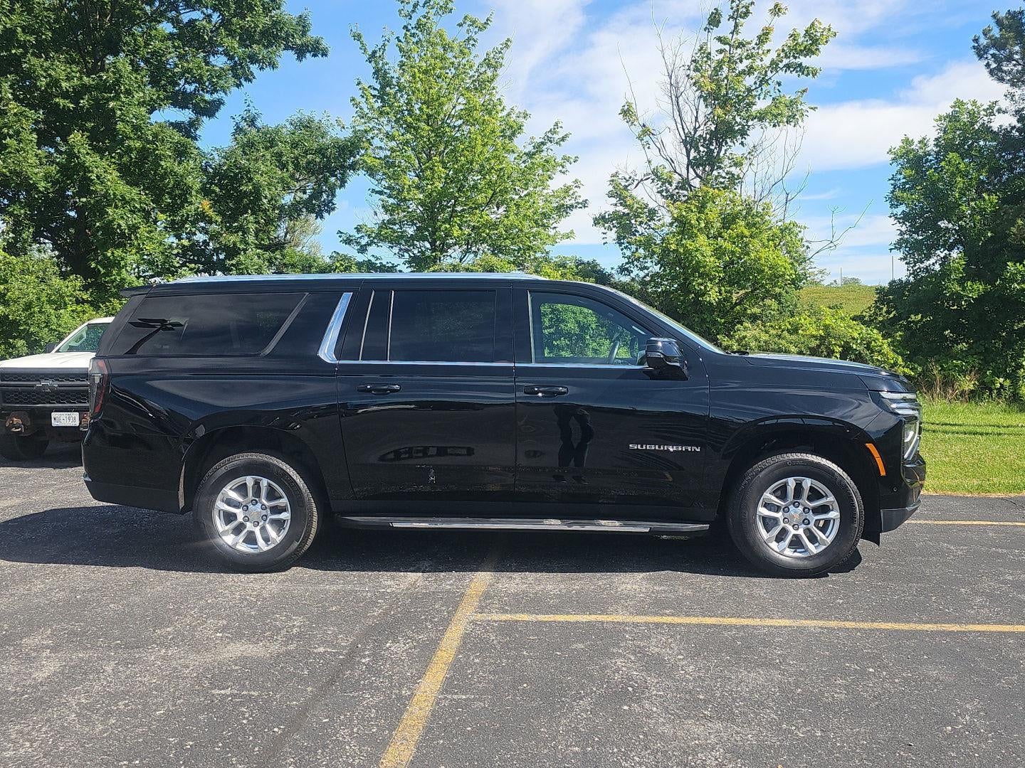 2025 Chevrolet Suburban LT