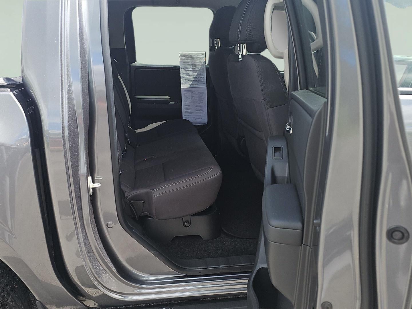 2022 Nissan Frontier Crew Cab SV 4x4