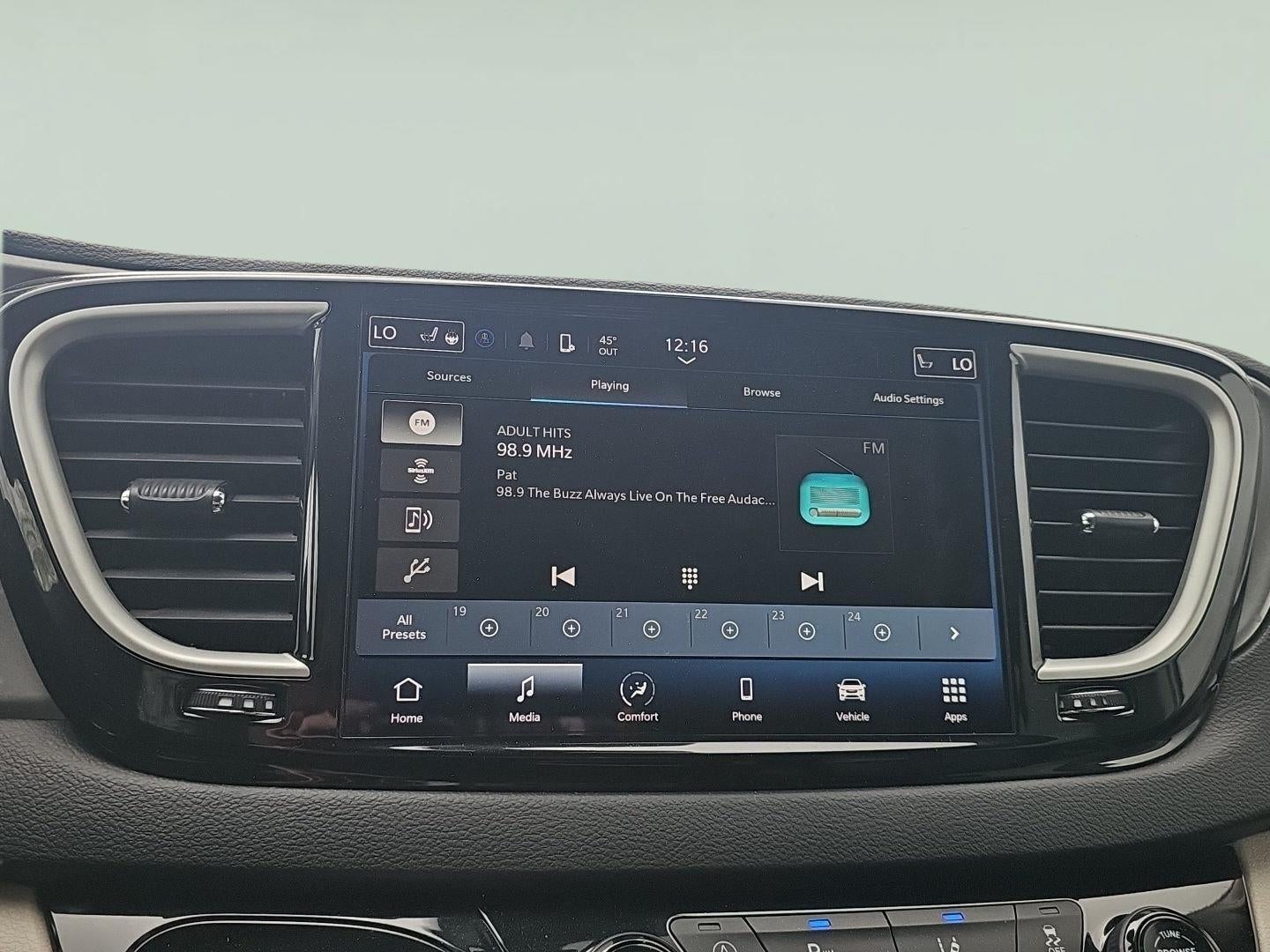 2023 Chrysler Pacifica Touring L