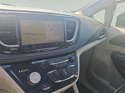 2023 Chrysler Pacifica Hybrid Limited
