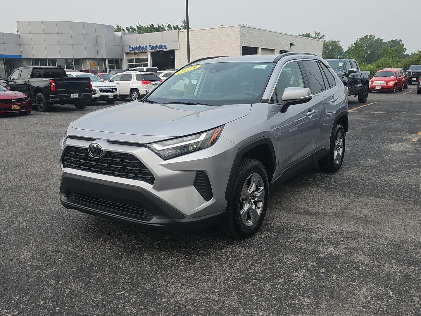 2025 Toyota RAV4 XLE