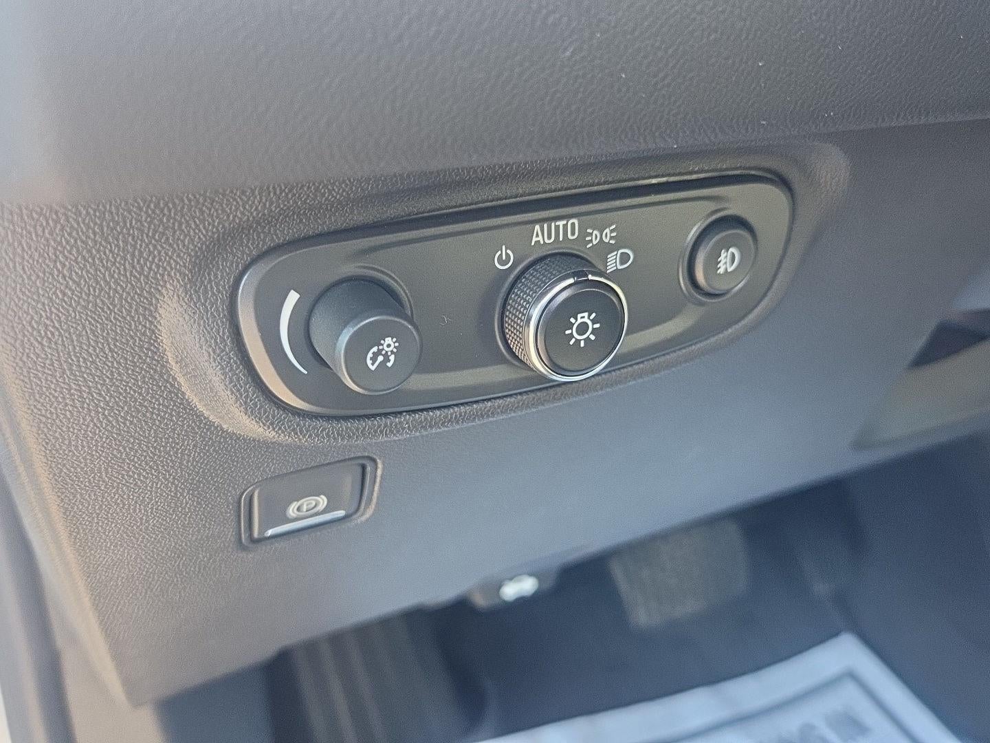 2023 GMC Terrain SLT - Photo 18