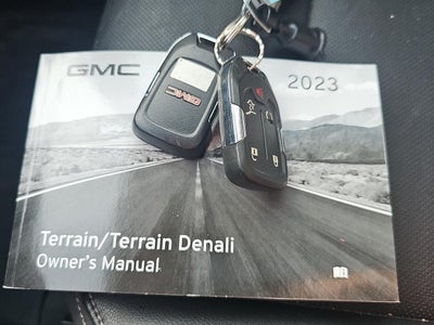 2023 GMC Terrain SLT