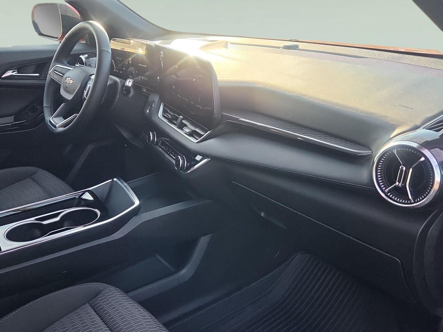 2025 Chevrolet Equinox LT - Photo 14