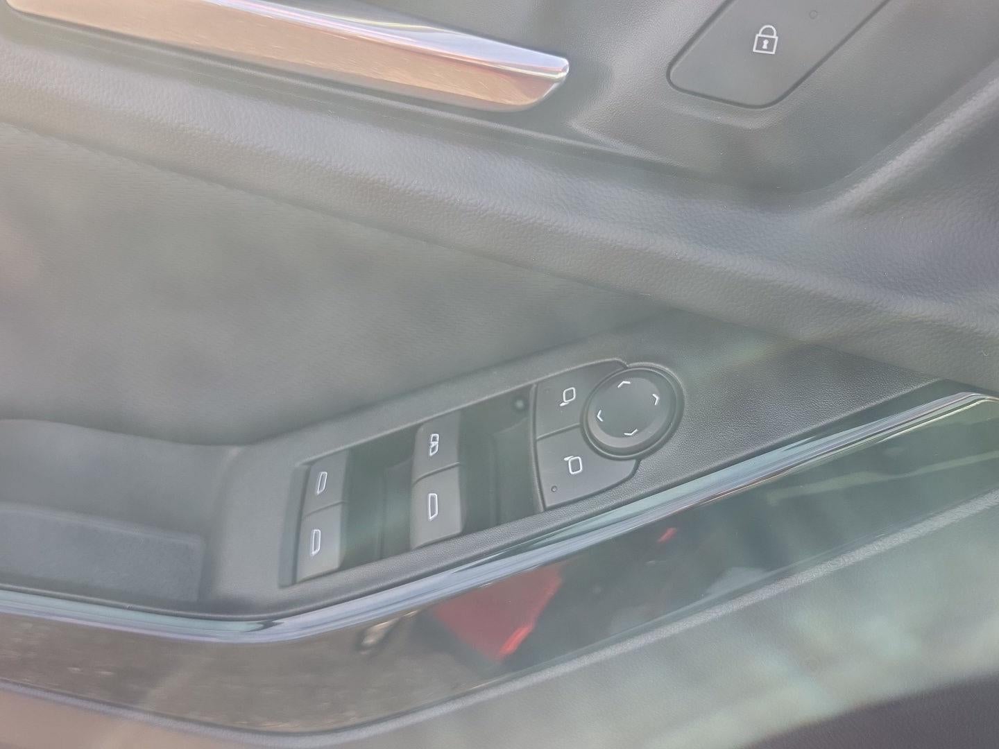 2025 Chevrolet Equinox LT - Photo 27