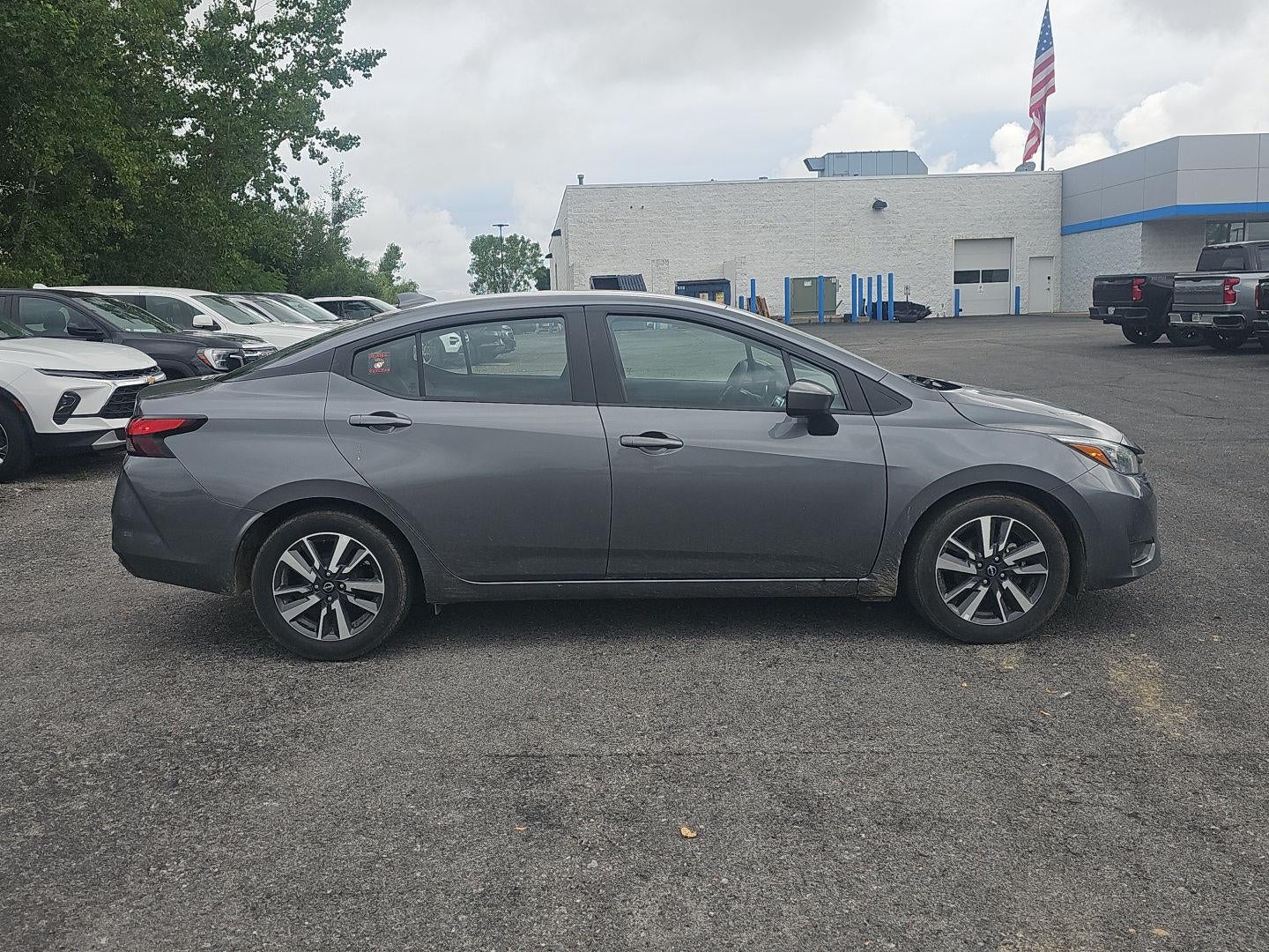 2025 Nissan Versa 1.6 SV