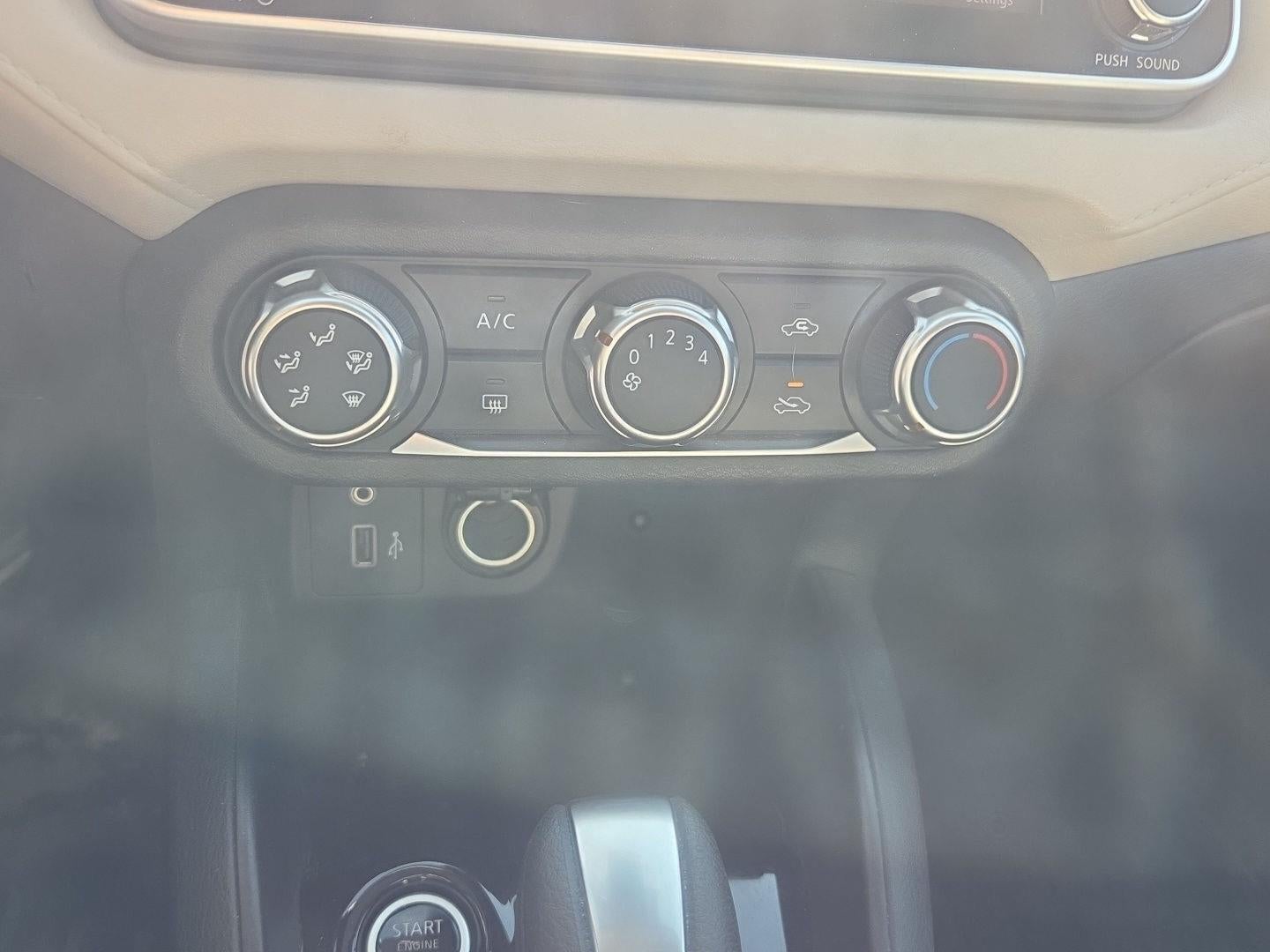 2021 Nissan Versa SV Xtronic CVT