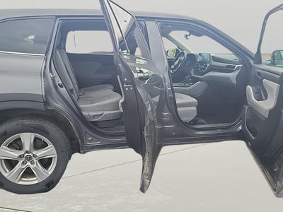 2022 Toyota Highlander LE