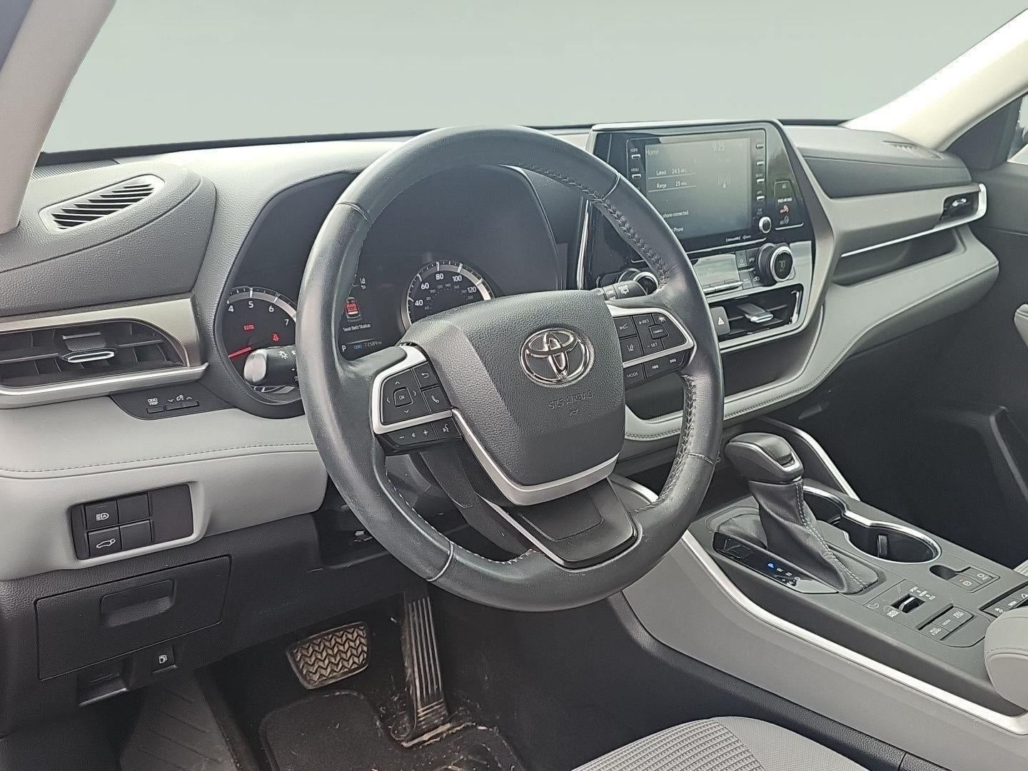 2022 Toyota Highlander LE