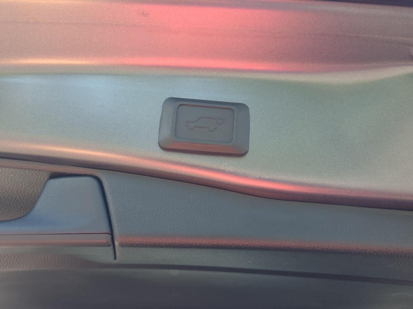 2021 Toyota RAV4 Limited - Photo 9