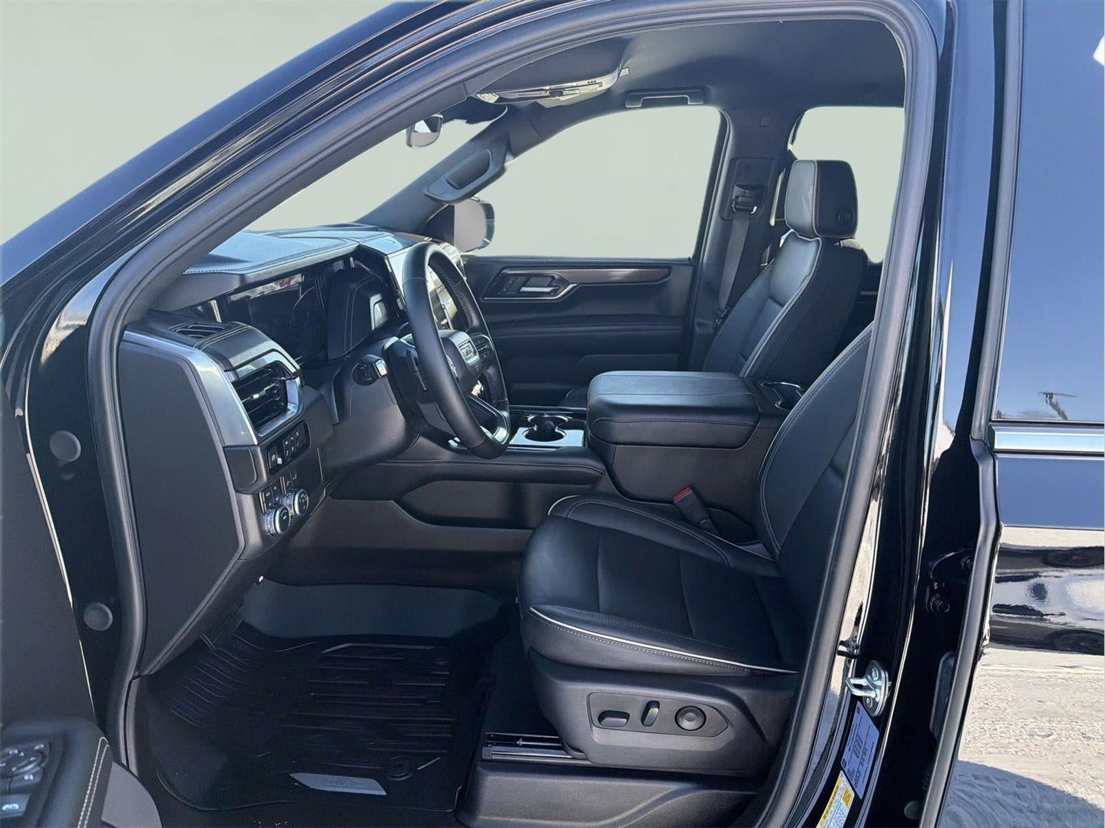 2025 GMC Yukon Elevation