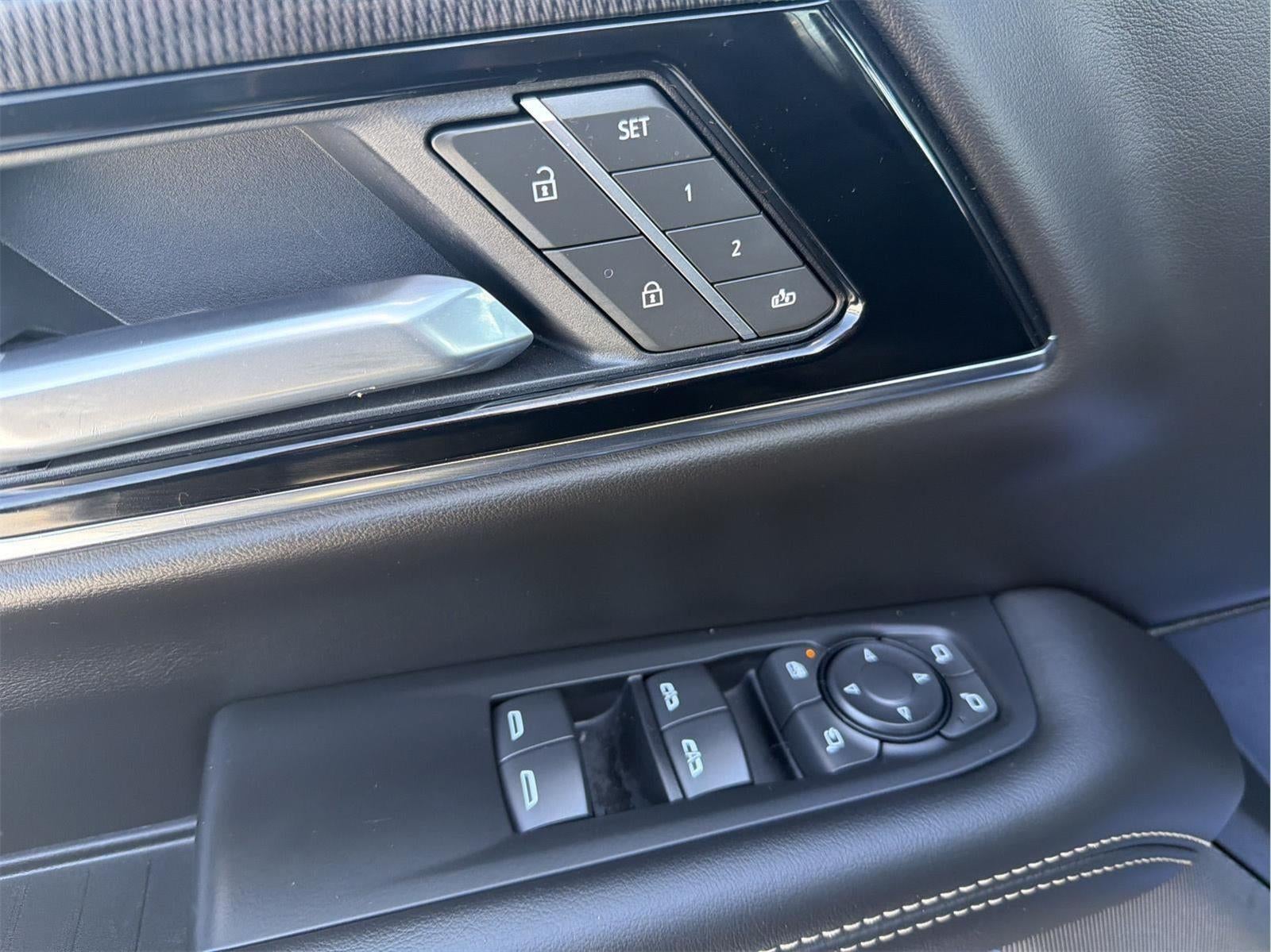 2025 GMC Yukon Elevation