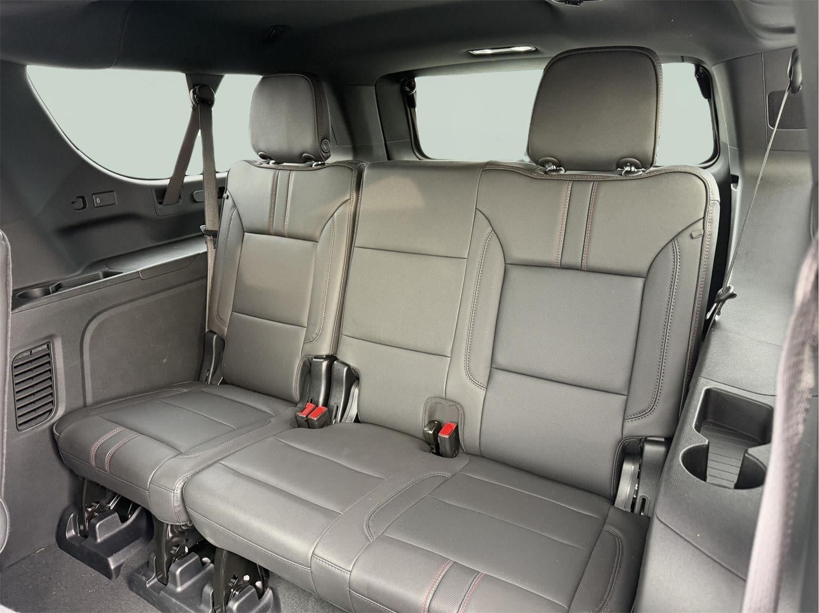 2025 Chevrolet Suburban RST