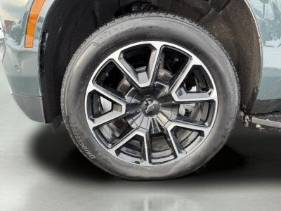 2025 Chevrolet Suburban RST