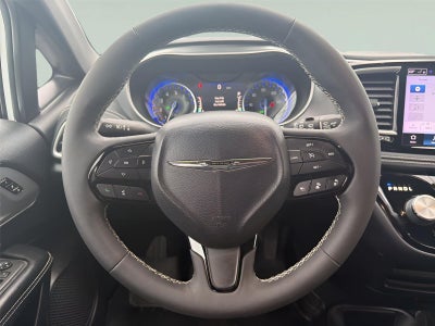 2022 Chrysler Pacifica Touring L AWD