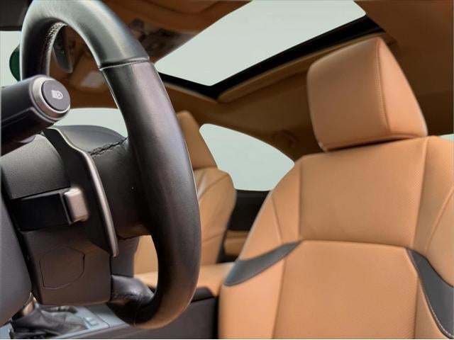 2024 Lexus ES 300h 