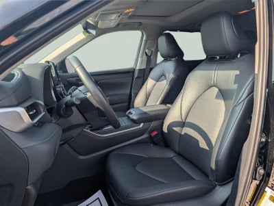2025 Toyota Highlander XLE