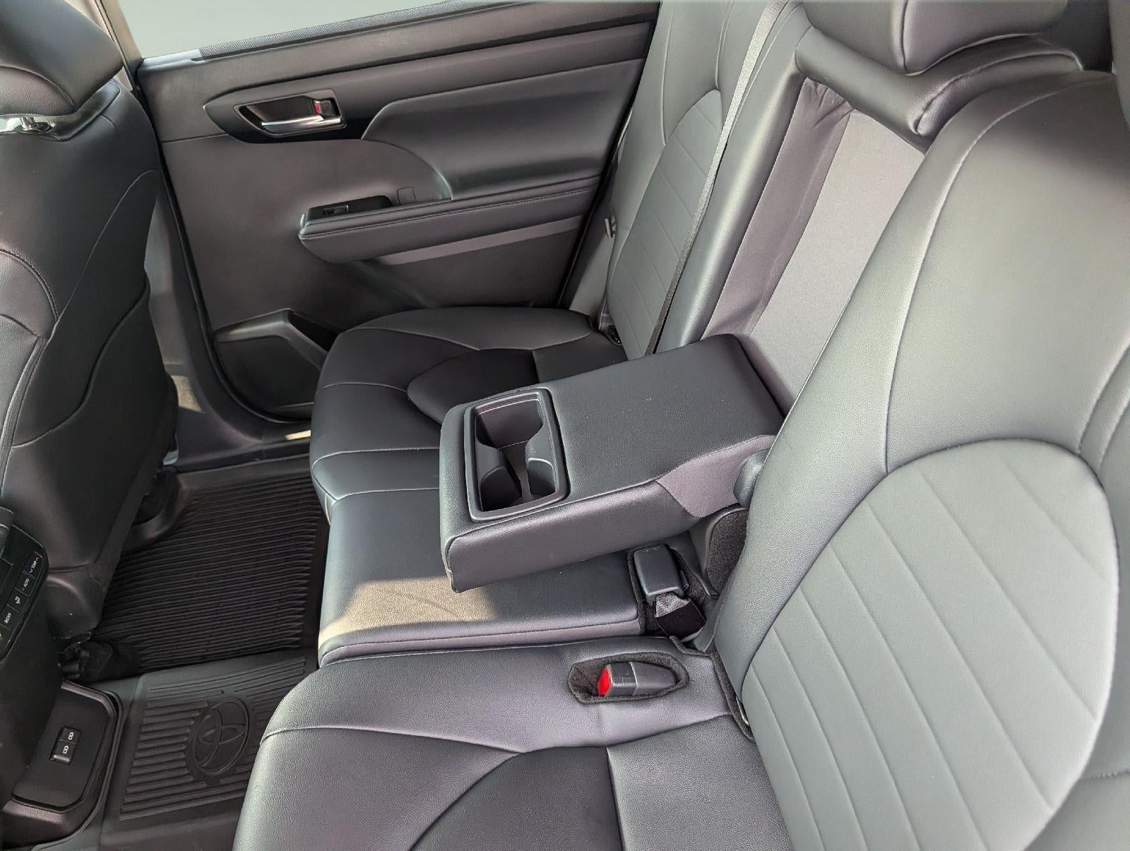 2025 Toyota Highlander XLE