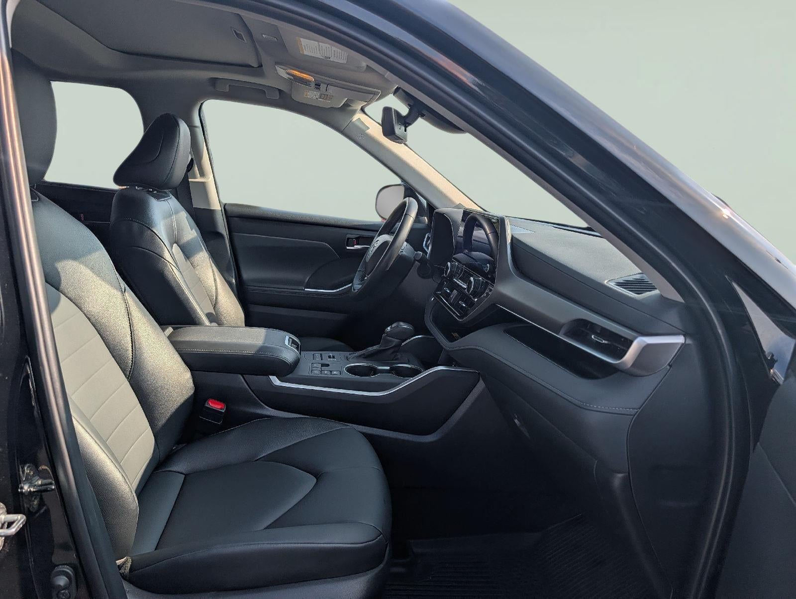 2025 Toyota Highlander XLE