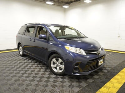 2018 Toyota Sienna LE Auto Access Seat