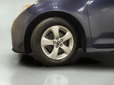 2018 Toyota Sienna LE Auto Access Seat