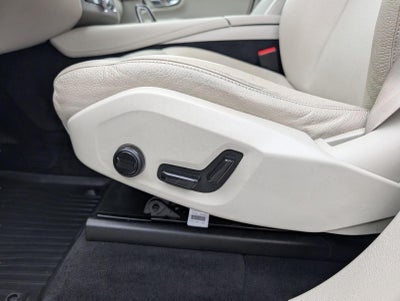 2023 Volvo XC90 Plus