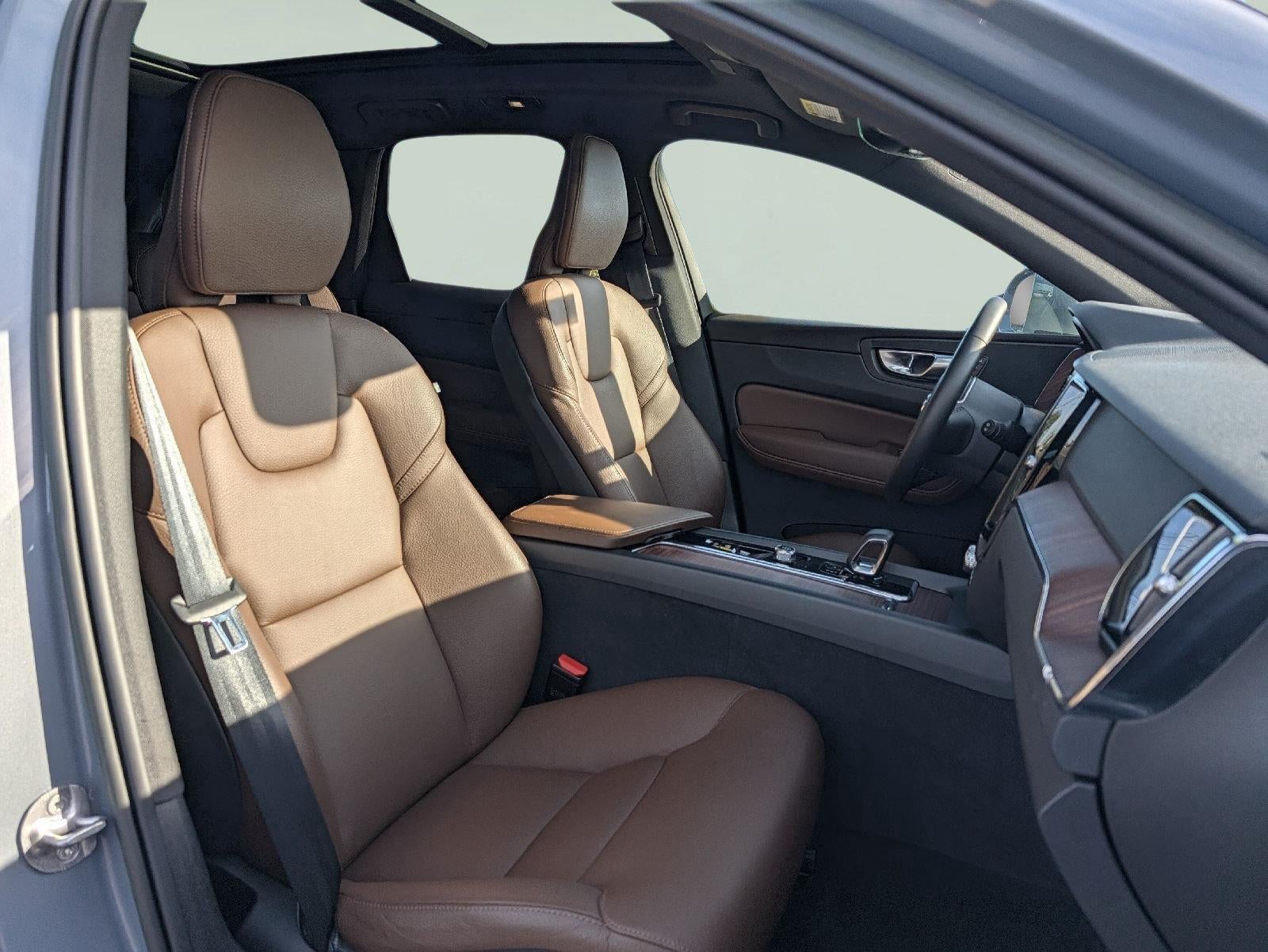 2023 Volvo Xc60 Plus Bright Theme